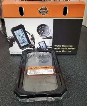 76000670 Harley-davidson Water Resistant Handlebar Mount Phone Carrier