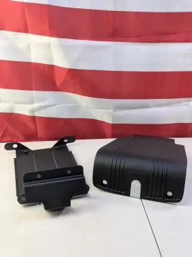 76000994 Harley-davidson Genuine Cvo Saddlebag Amplifier Cover Mount Bracket Set