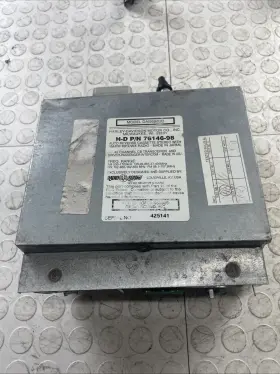 76146-98 Harley-davidson 25903 Oem 97-06 Touring Radio Cd Player Damaged