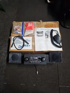 77000-80 Harley-davidson Nos 1980 Flt Am Fm Cb Radio Caddy
