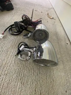 55050 Kuryakyn 2712 Road Thunder Chrome Speaker Pods Motorcycle Handlebar Bluetooth