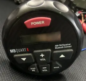 Gmr-3 Mb Quart Powered Bluetooth Am/fm Gauge Mount Radio - 180 Watt