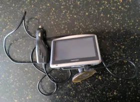 1eg005207 Tomtom One Xl Gps- Used Scratches Cord And Plug In Mounting Bracket Included